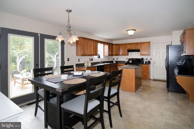6 PEACEFUL COURT, Sicklerville, NJ 08081