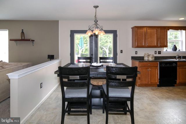 6 PEACEFUL COURT, Sicklerville, NJ 08081