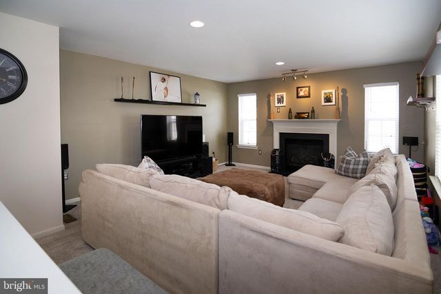 6 PEACEFUL COURT, Sicklerville, NJ 08081