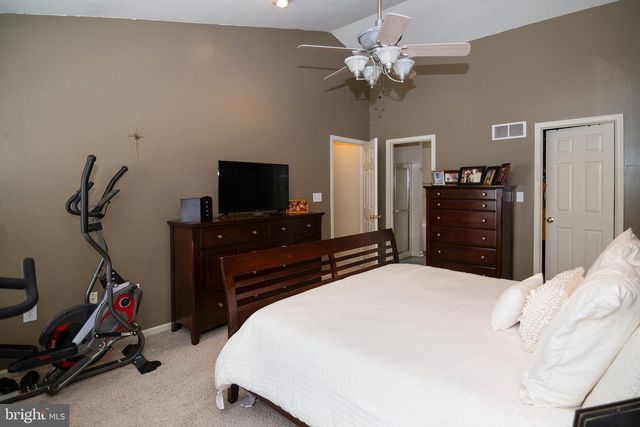 6 PEACEFUL COURT, Sicklerville, NJ 08081