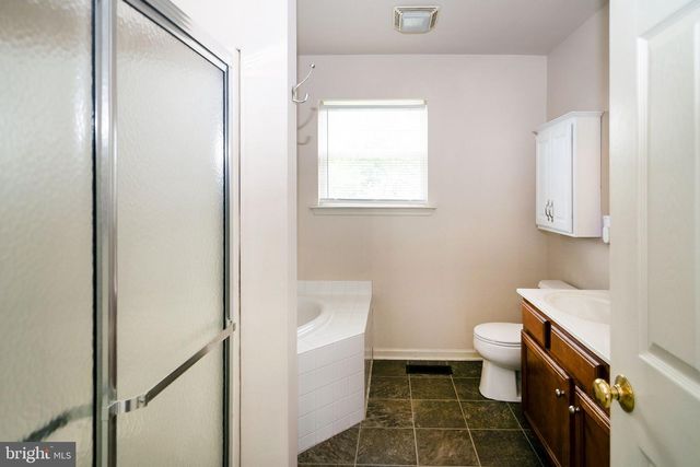 6 PEACEFUL COURT, Sicklerville, NJ 08081