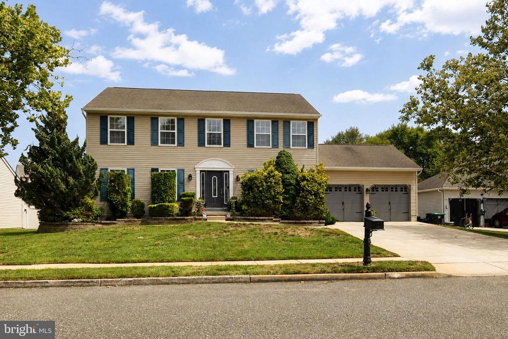 6 PEACEFUL COURT, Sicklerville, NJ 08081