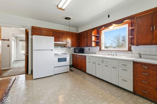 123 E Logan Street, Brazil, IN 47834