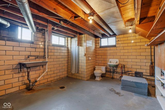 123 E Logan Street, Brazil, IN 47834