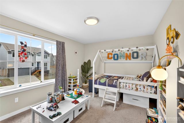 2210 SW Putnam Drive, Oak Harbor, WA 98277