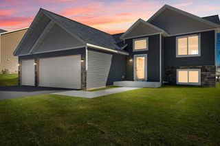 2135 Violet Lane, Faribault, MN 55021
