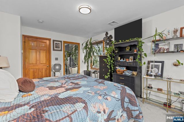 274 Warren Street, Lyndhurst, NJ 07071