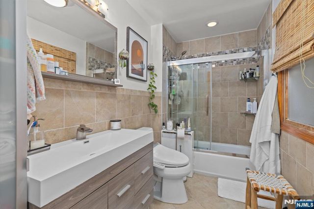 274 Warren Street, Lyndhurst, NJ 07071