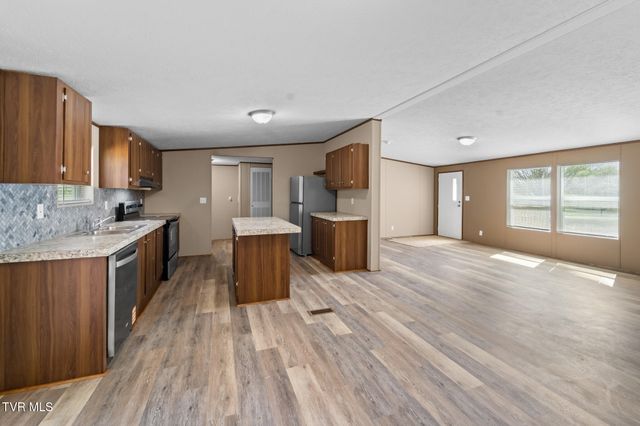 22002 Neal Rd, Abingdon, VA 24211