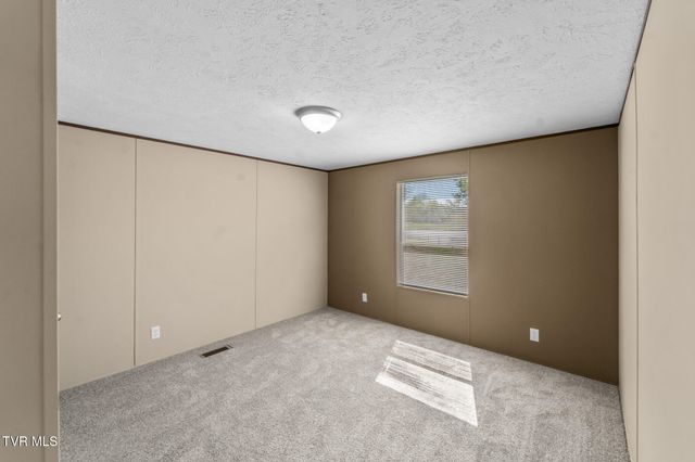 22002 Neal Rd, Abingdon, VA 24211