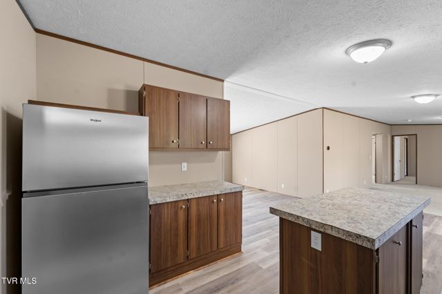 22002 Neal Rd, Abingdon, VA 24211