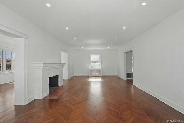 55 Stuyvesant Plaza, Mount Vernon, NY 10552