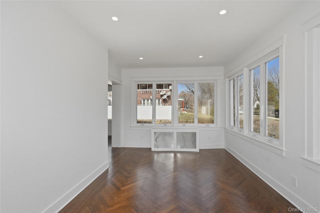 55 Stuyvesant Plaza, Mount Vernon, NY 10552