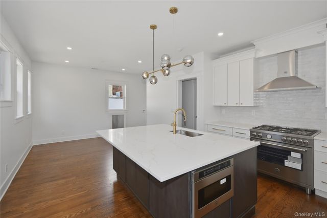 55 Stuyvesant Plaza, Mount Vernon, NY 10552