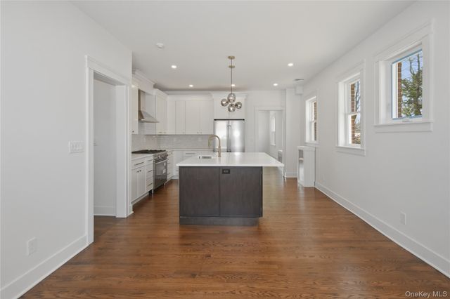 55 Stuyvesant Plaza, Mount Vernon, NY 10552