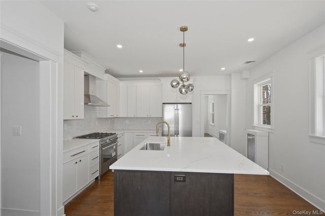 55 Stuyvesant Plaza, Mount Vernon, NY 10552