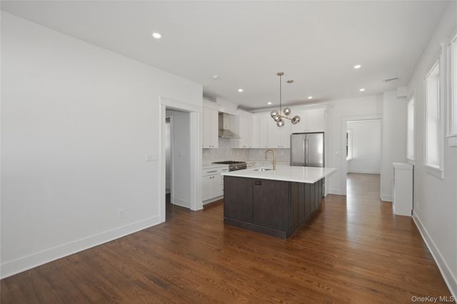 55 Stuyvesant Plaza, Mount Vernon, NY 10552