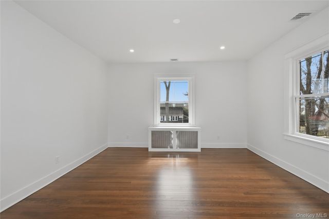 55 Stuyvesant Plaza, Mount Vernon, NY 10552