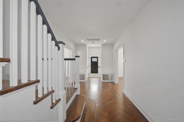 55 Stuyvesant Plaza, Mount Vernon, NY 10552