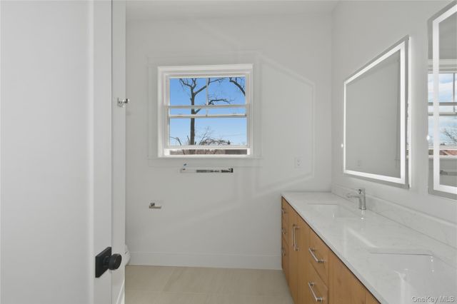 55 Stuyvesant Plaza, Mount Vernon, NY 10552