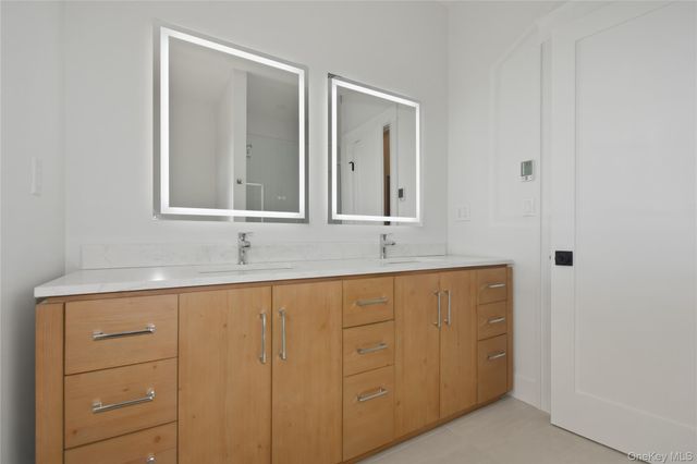 55 Stuyvesant Plaza, Mount Vernon, NY 10552