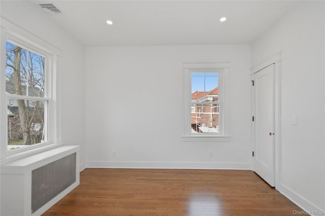 55 Stuyvesant Plaza, Mount Vernon, NY 10552