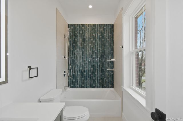 55 Stuyvesant Plaza, Mount Vernon, NY 10552