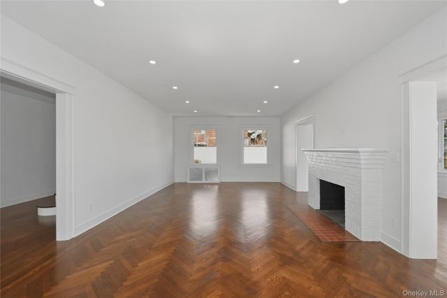 55 Stuyvesant Plaza, Mount Vernon, NY 10552