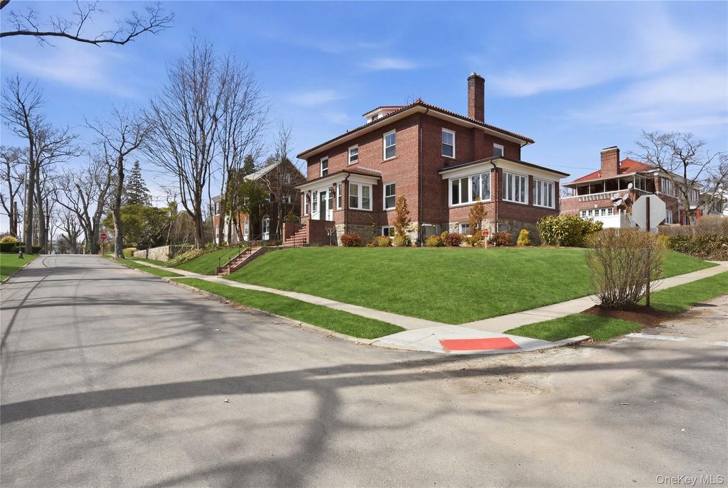 55 Stuyvesant Plaza, Mount Vernon, NY 10552