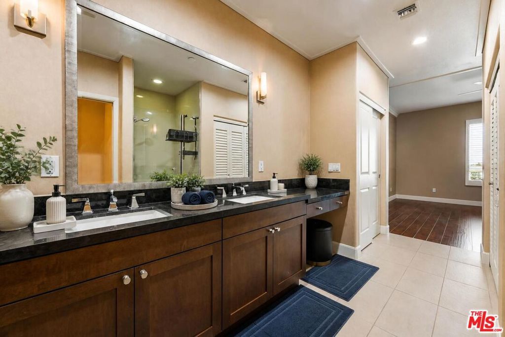 311 S Gramercy Place 602, Los Angeles, CA 90020 — photo 5