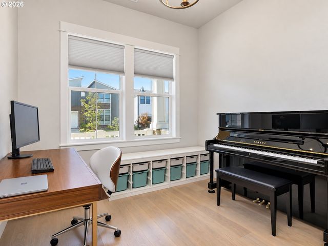 16059 Nw GOODERHAM St, Portland, OR 97229