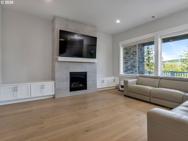 16059 Nw GOODERHAM St, Portland, OR 97229