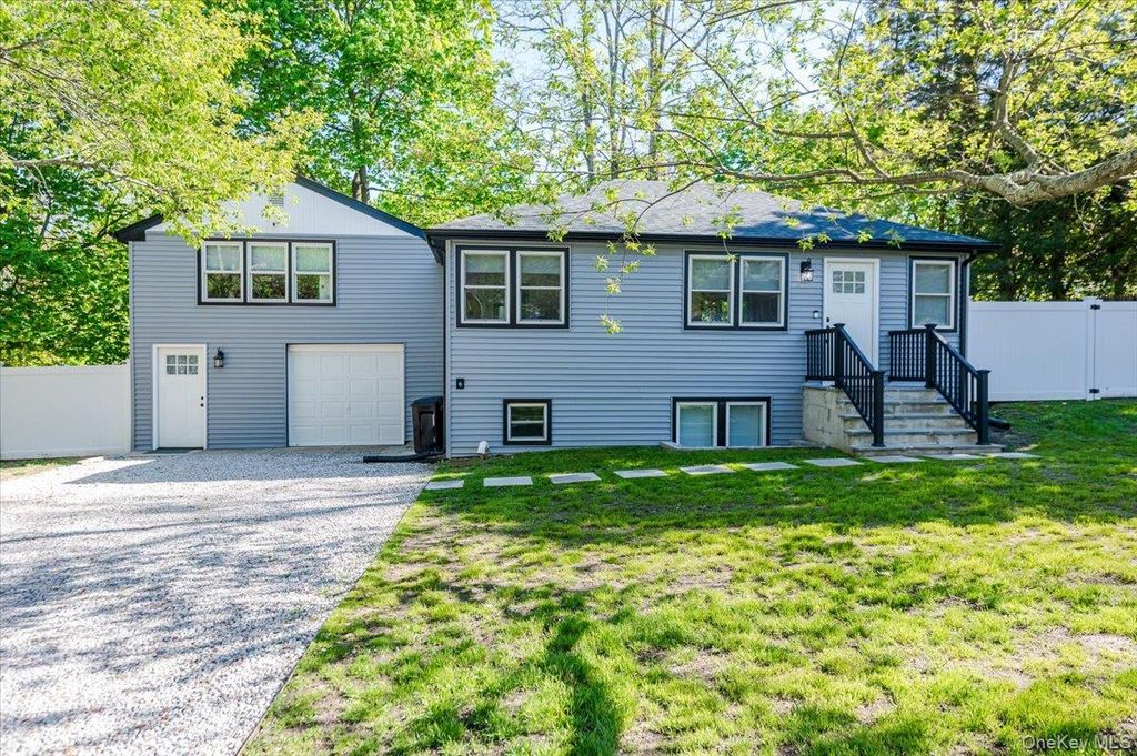 55 Hickory Road, Rocky Point, NY 11778
