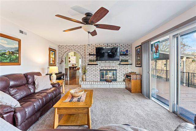 8464 Par Lane, Rogers, AR 72756