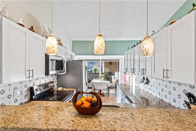 8464 Par Lane, Rogers, AR 72756