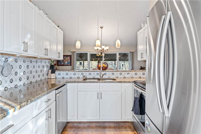 8464 Par Lane, Rogers, AR 72756