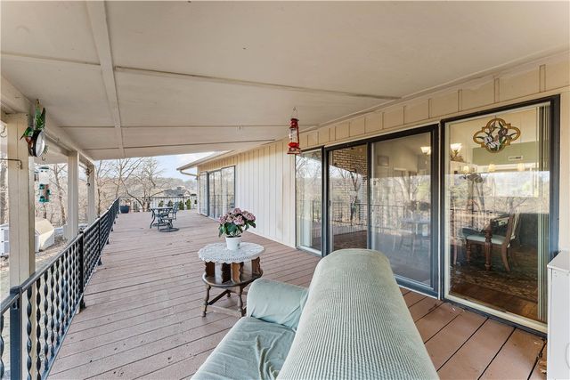 8464 Par Lane, Rogers, AR 72756