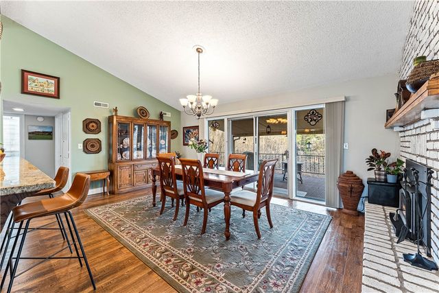 8464 Par Lane, Rogers, AR 72756