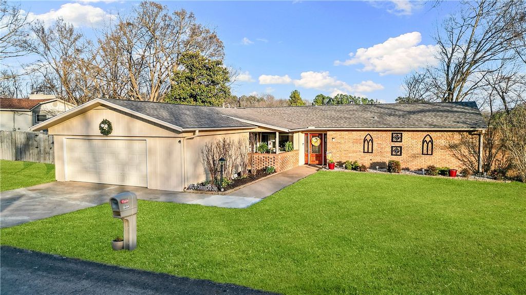 8464 Par Lane, Rogers, AR 72756