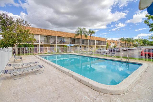 5259 SW 40th Ave 26, Dania Beach, FL 33314