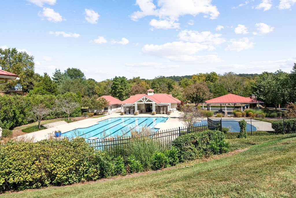 6052 Mill Tree Ct, Nashville, TN 37221