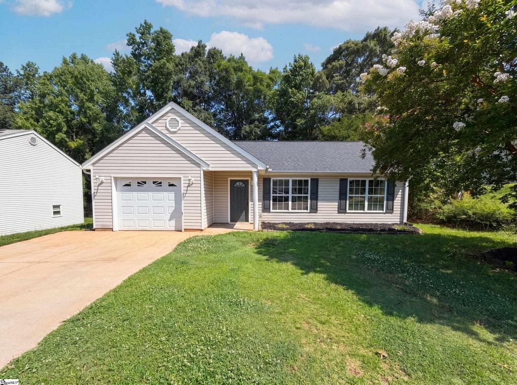 347 Bright Wick Court, Boiling Springs, SC 29316