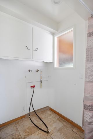 239 W Adelaide Way, Dinuba, CA 93618