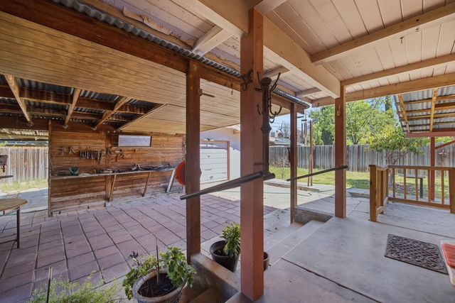 239 W Adelaide Way, Dinuba, CA 93618