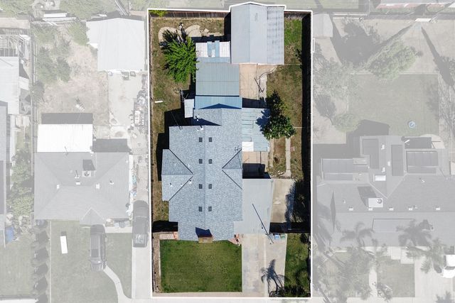 239 W Adelaide Way, Dinuba, CA 93618