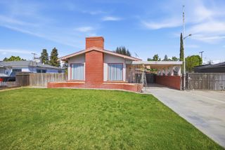 239 W Adelaide Way, Dinuba, CA 93618