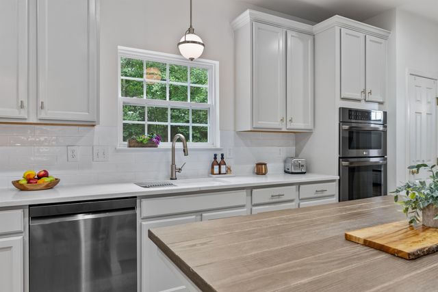 5 Modesto Lane, Simpsonville, SC 29681
