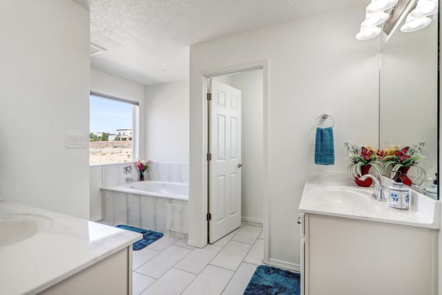 1511 21st Avenue SE, Rio Rancho, NM 87124