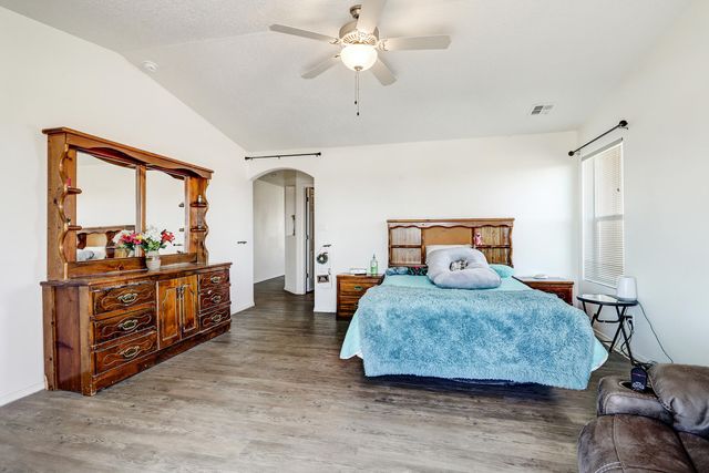 1511 21st Avenue SE, Rio Rancho, NM 87124