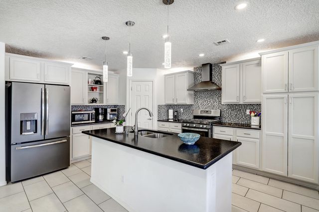 1511 21st Avenue SE, Rio Rancho, NM 87124